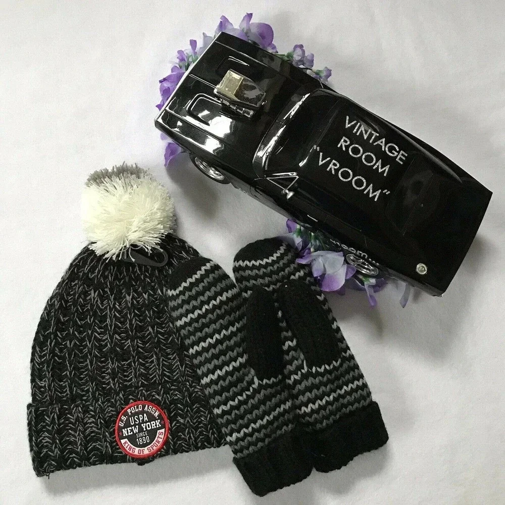 US Polo Assn Beanie and Glove Set NWOT Youth One Size (7-16 YO)